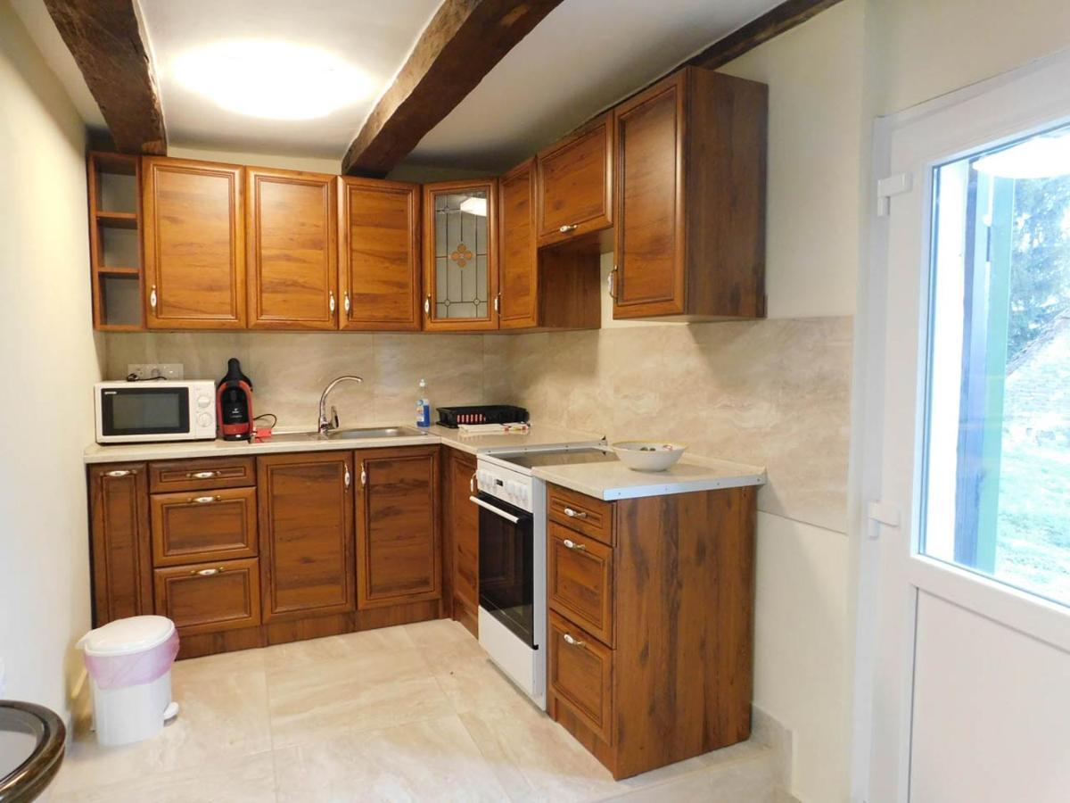 Ferienwohnung Joe Bacsi Rezidenciaja Kisharsány Exterior foto