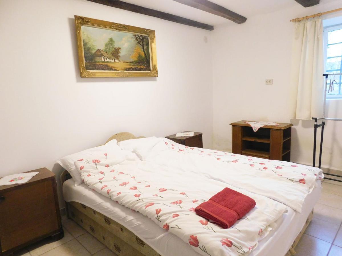 Ferienwohnung Joe Bacsi Rezidenciaja Kisharsány Exterior foto
