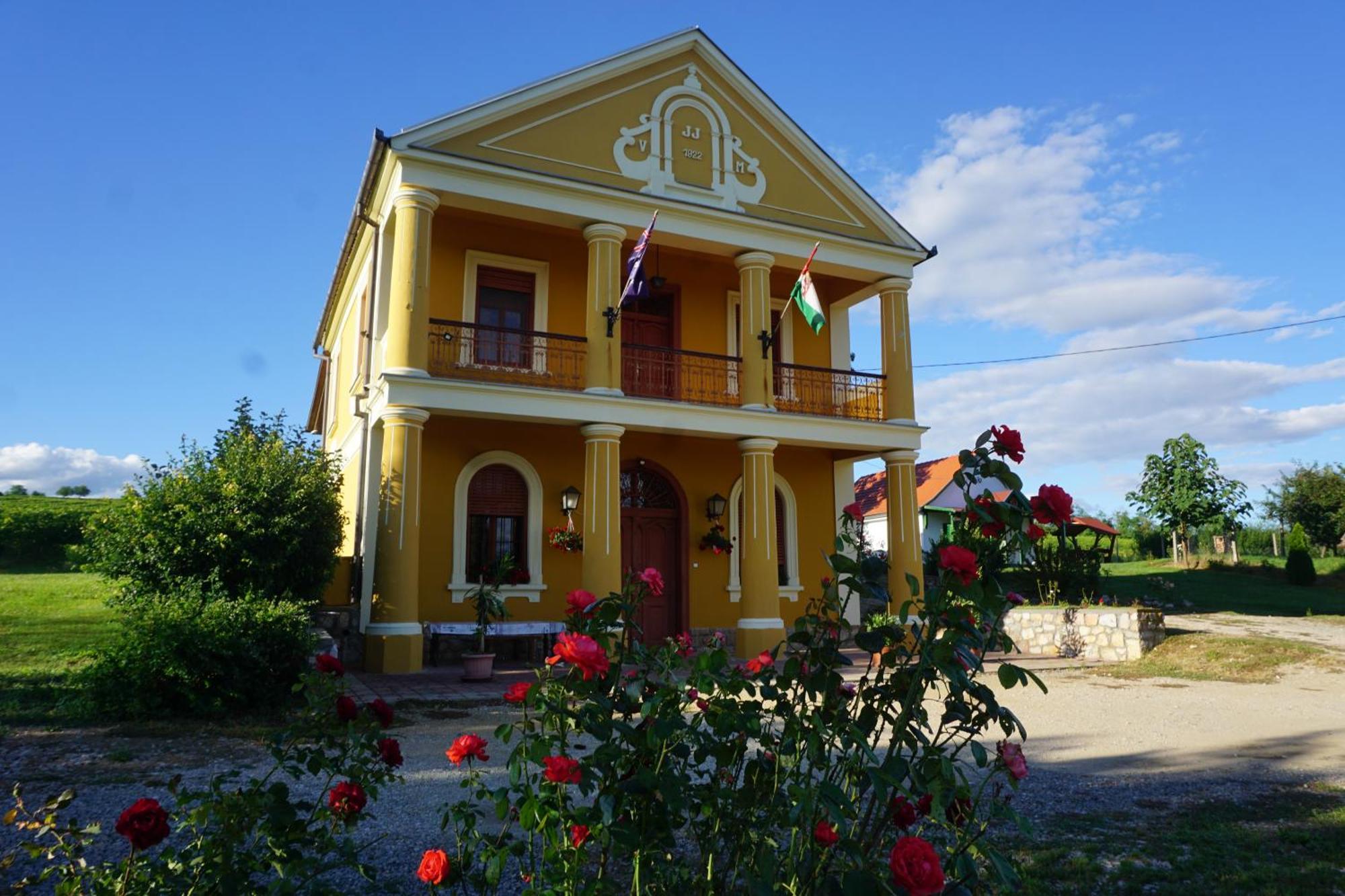 Ferienwohnung Joe Bacsi Rezidenciaja Kisharsány Exterior foto