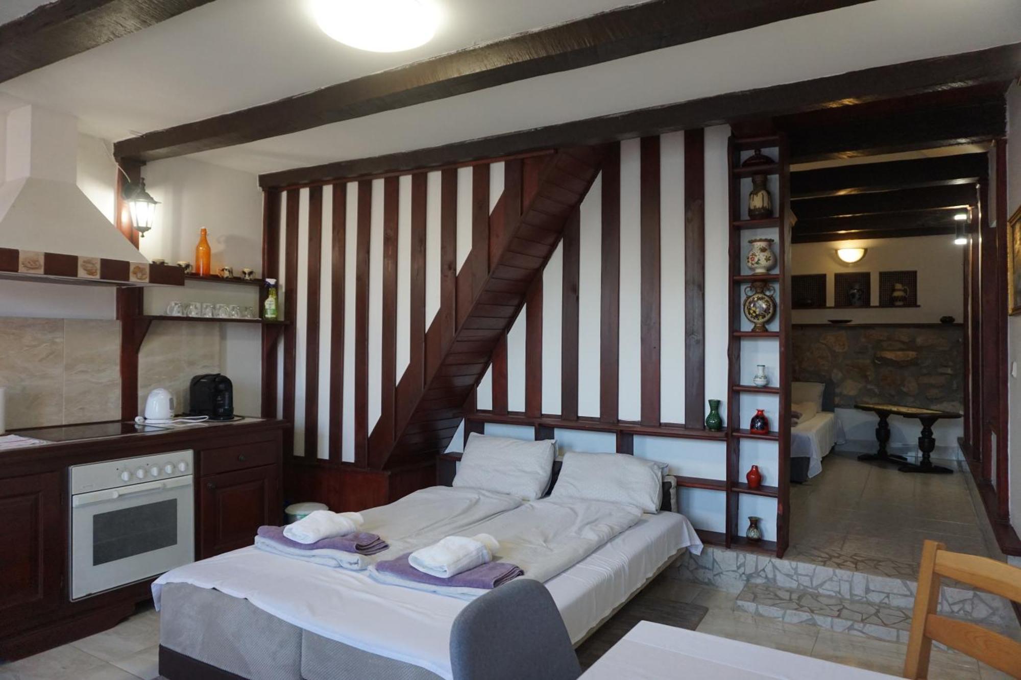 Ferienwohnung Joe Bacsi Rezidenciaja Kisharsány Exterior foto