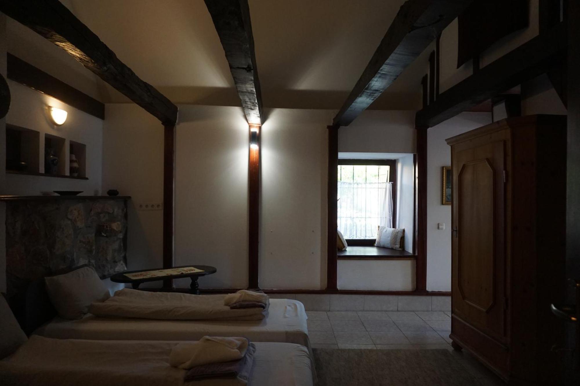 Ferienwohnung Joe Bacsi Rezidenciaja Kisharsány Exterior foto